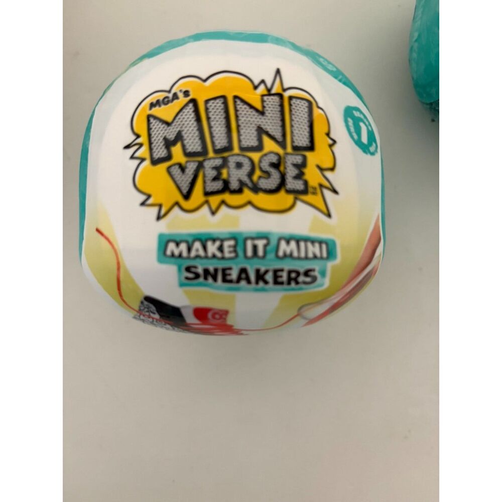 Mini Verse Make it Sneakers surprise